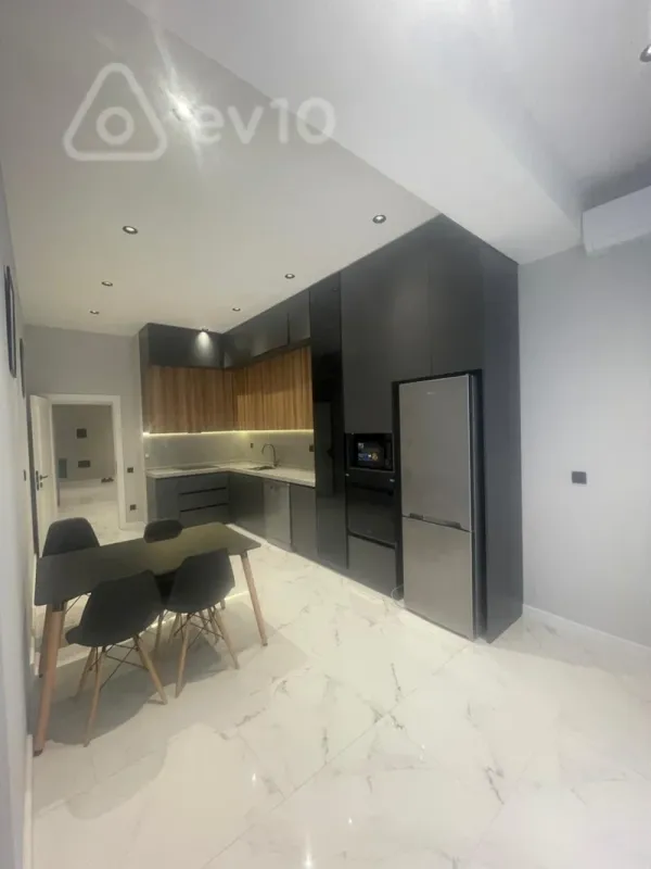 Kirayə verilir 2 otaqlı yeni tikili 117 m²