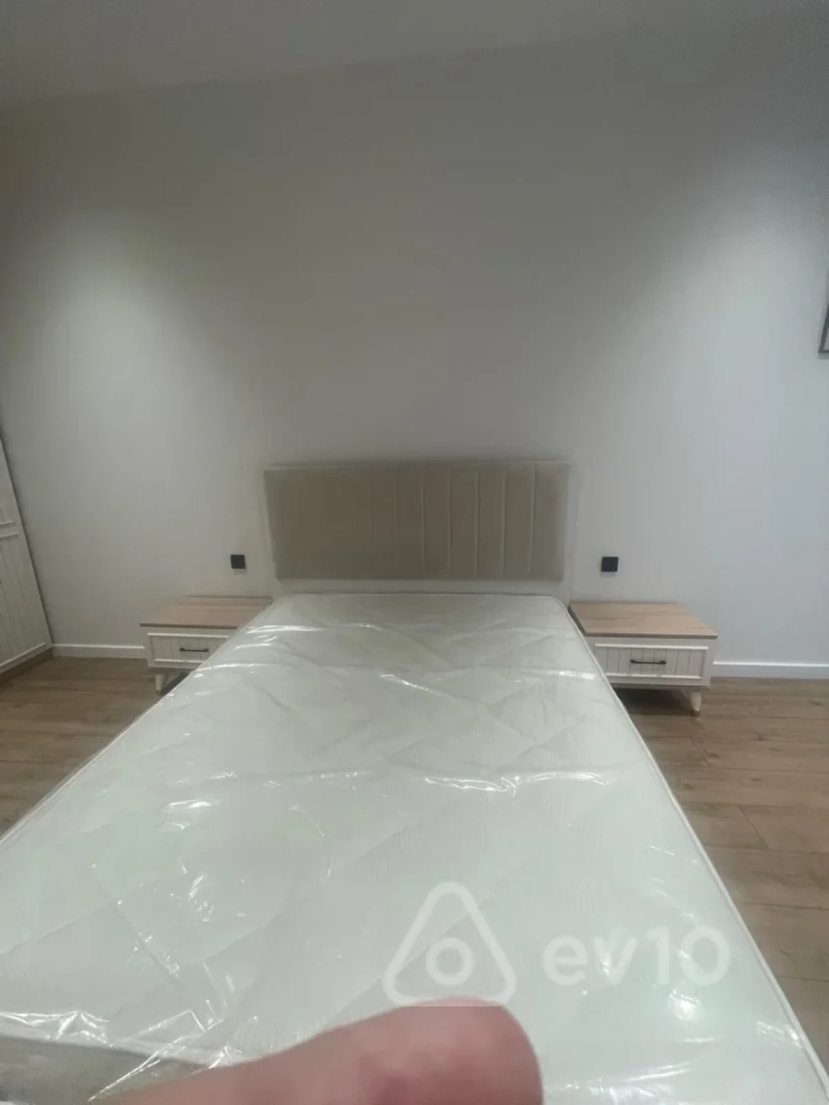 Kirayə verilir 2 otaqlı yeni tikili 117 m²