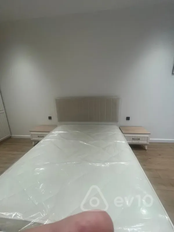 Kirayə verilir 2 otaqlı yeni tikili 117 m²