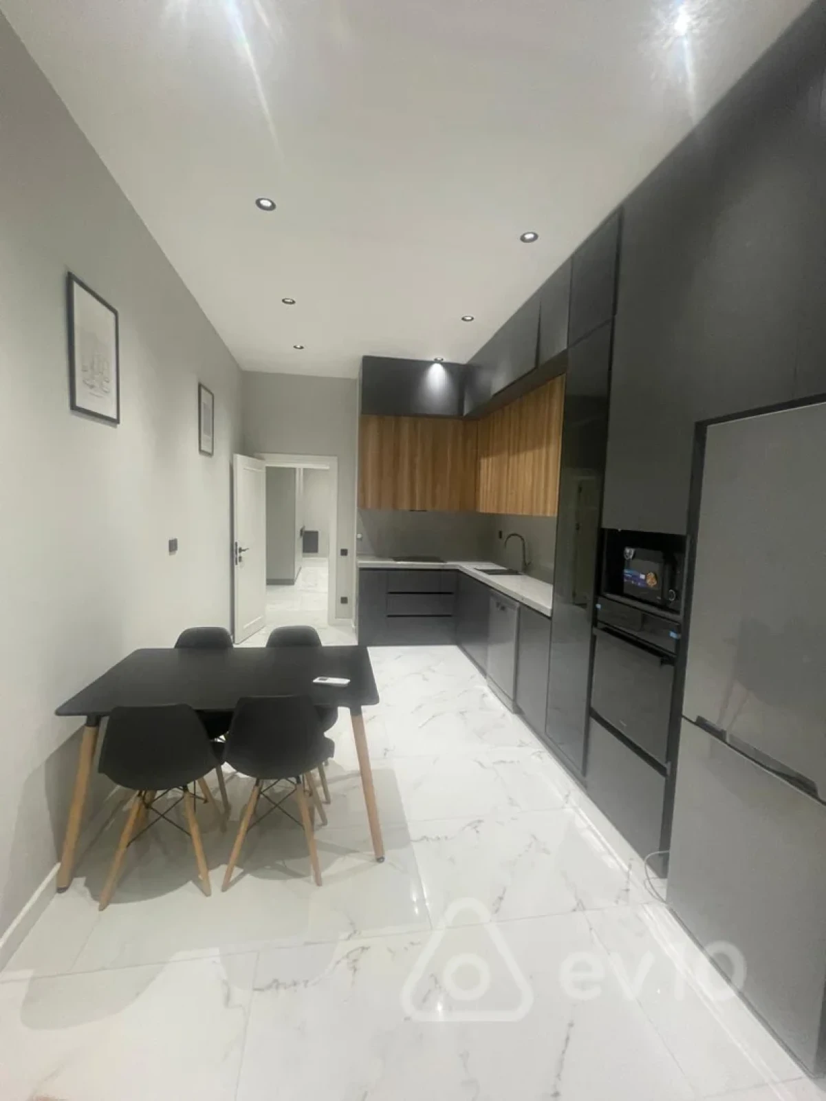 Kirayə verilir 2 otaqlı yeni tikili 117 m²