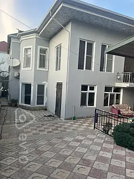 Satılır 9 otaqlı köhnə tikili 350 m²
