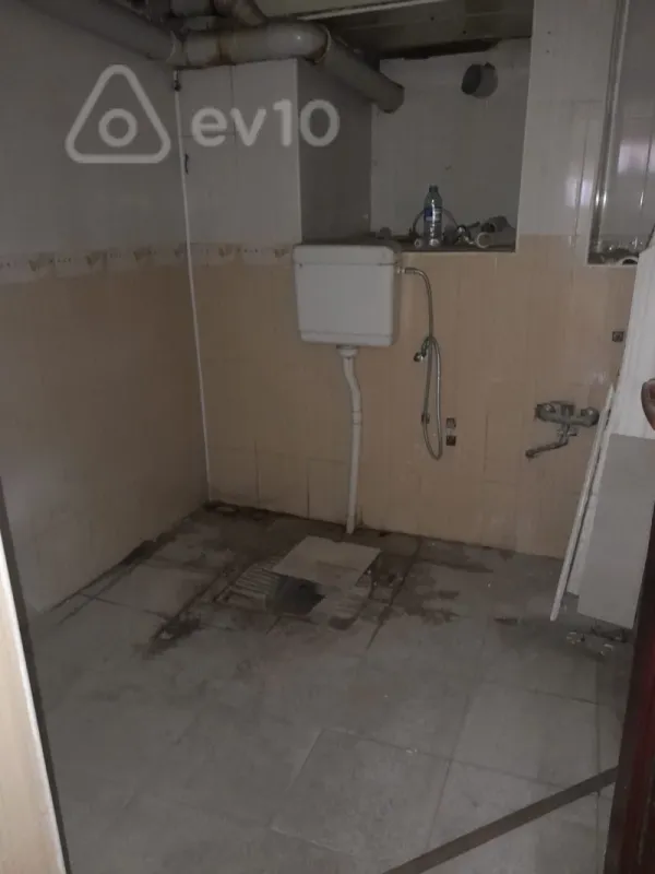 Satılır mənzil 60 m²