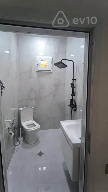 Satılır 4 otaqlı həyət evi 130 m²