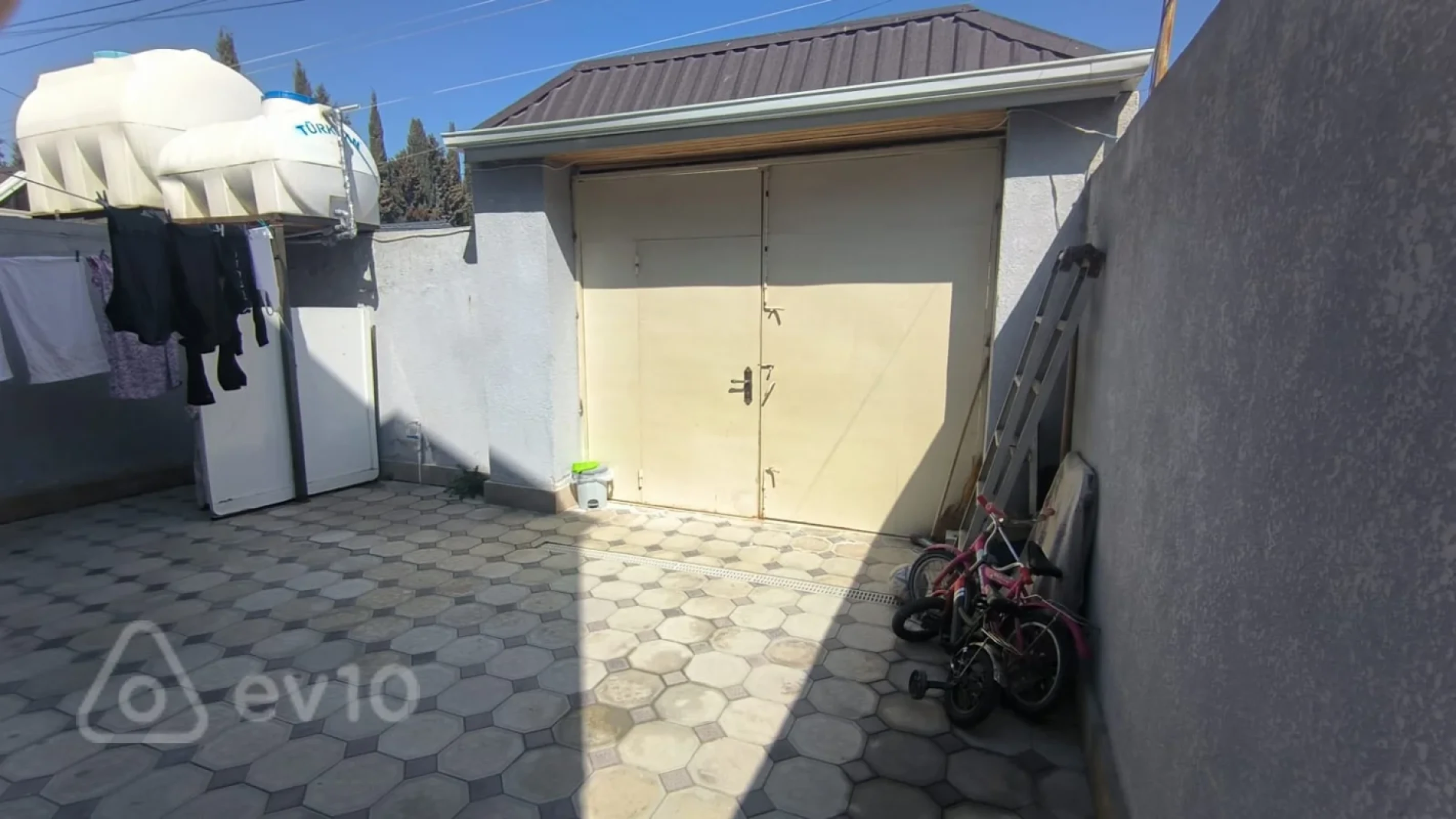 Satılır 4 otaqlı həyət evi 130 m²