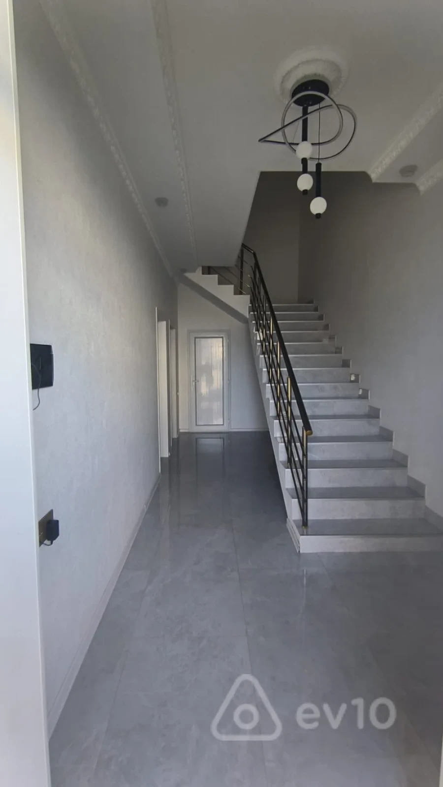 Satılır 4 otaqlı həyət evi 130 m²