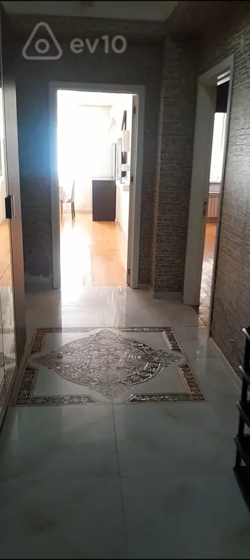 Kirayə verilir 3 otaqlı yeni tikili 70 m²