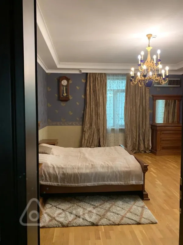 Kirayə verilir 5 otaqlı həyət evi 250 m²