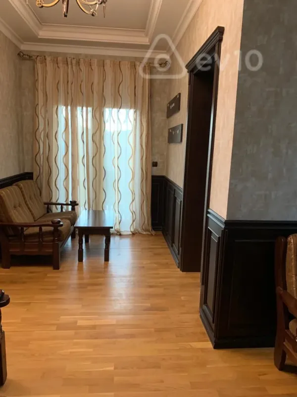 Kirayə verilir 5 otaqlı həyət evi 250 m²
