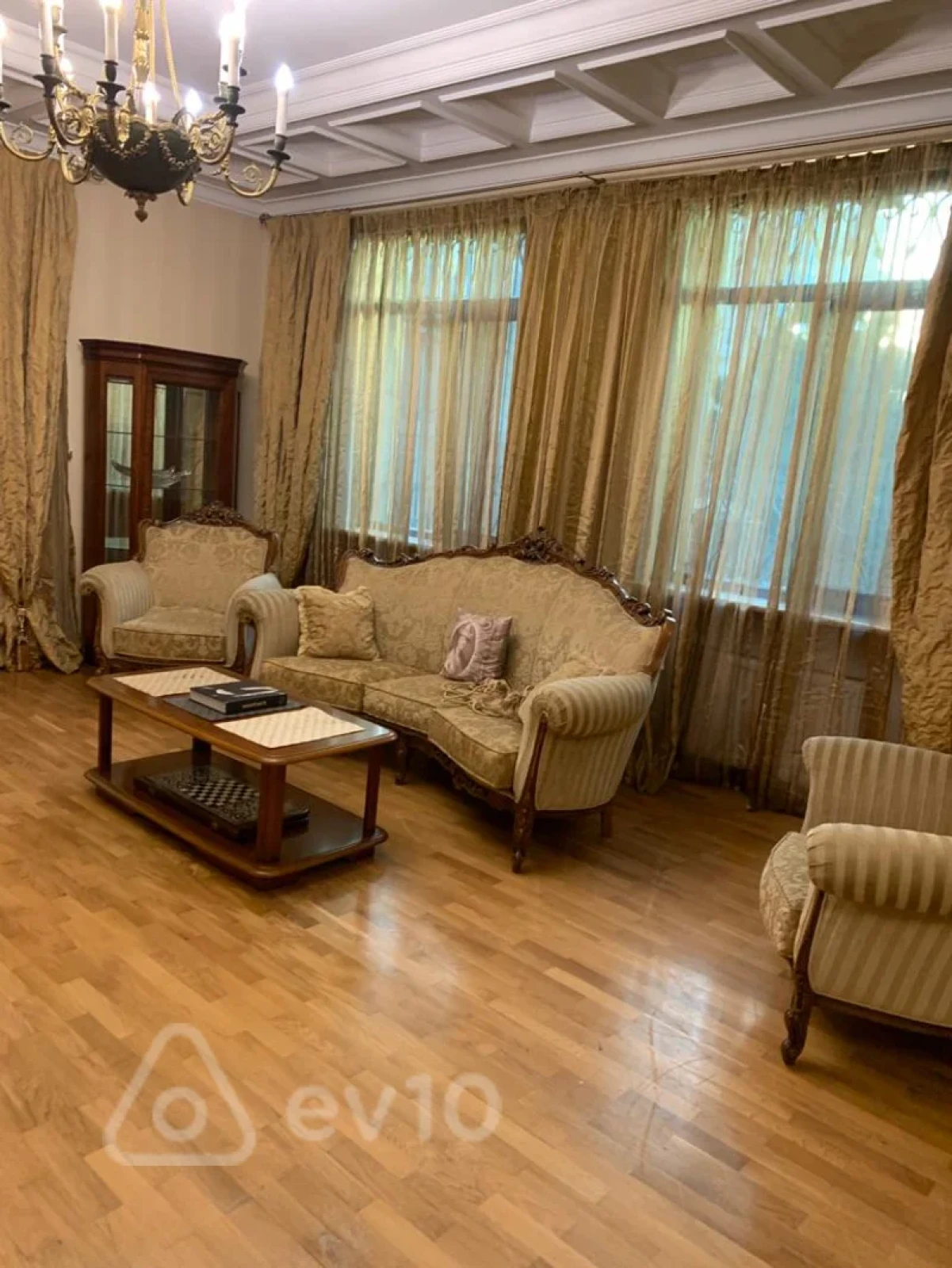 Kirayə verilir 5 otaqlı həyət evi 250 m²