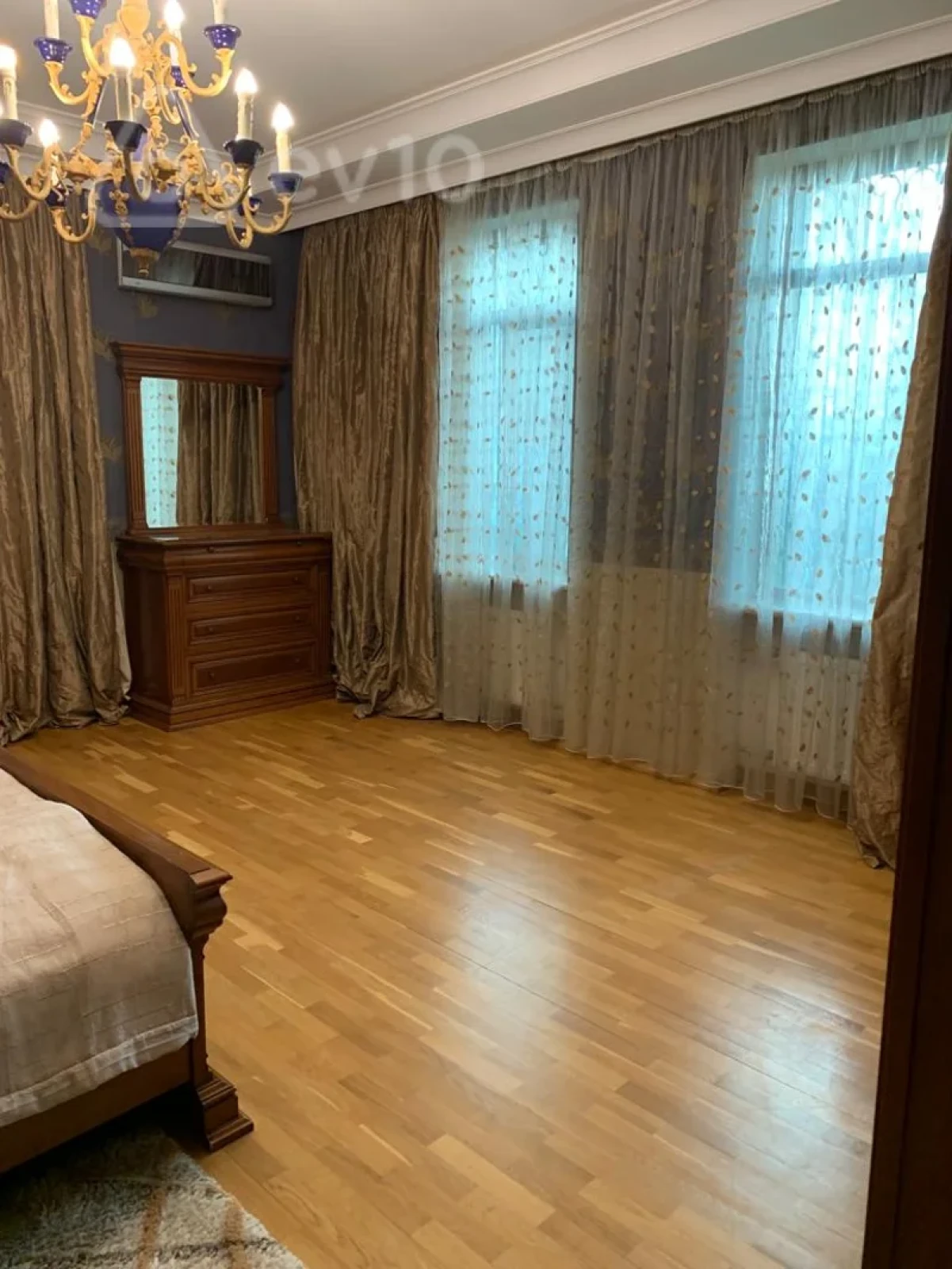 Kirayə verilir 5 otaqlı həyət evi 250 m²