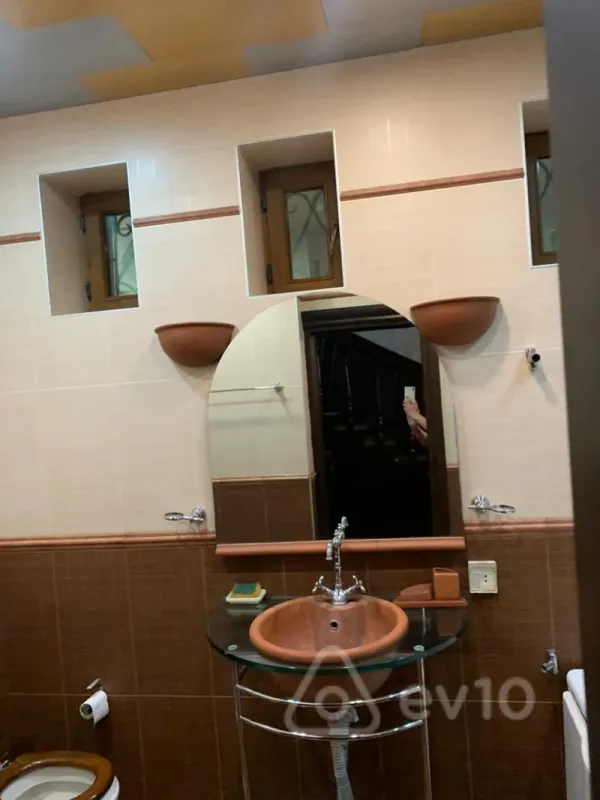 Kirayə verilir 5 otaqlı həyət evi 250 m²