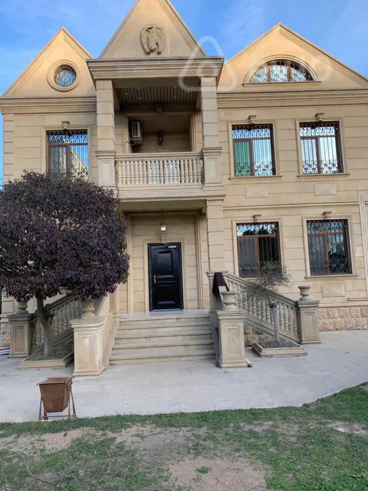 Kirayə verilir 5 otaqlı həyət evi 250 m²