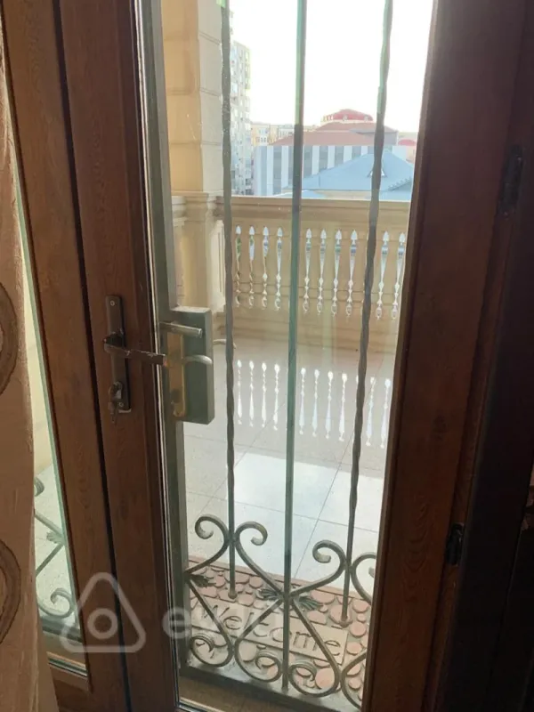 Kirayə verilir 5 otaqlı həyət evi 250 m²