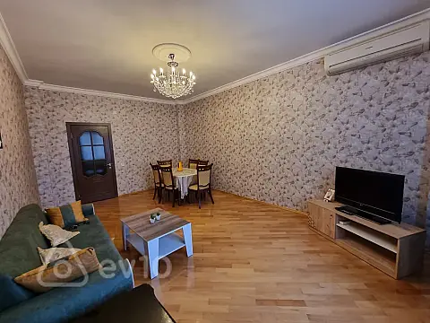 Kirayə verilir 2 otaqlı yeni tikili 90 m²