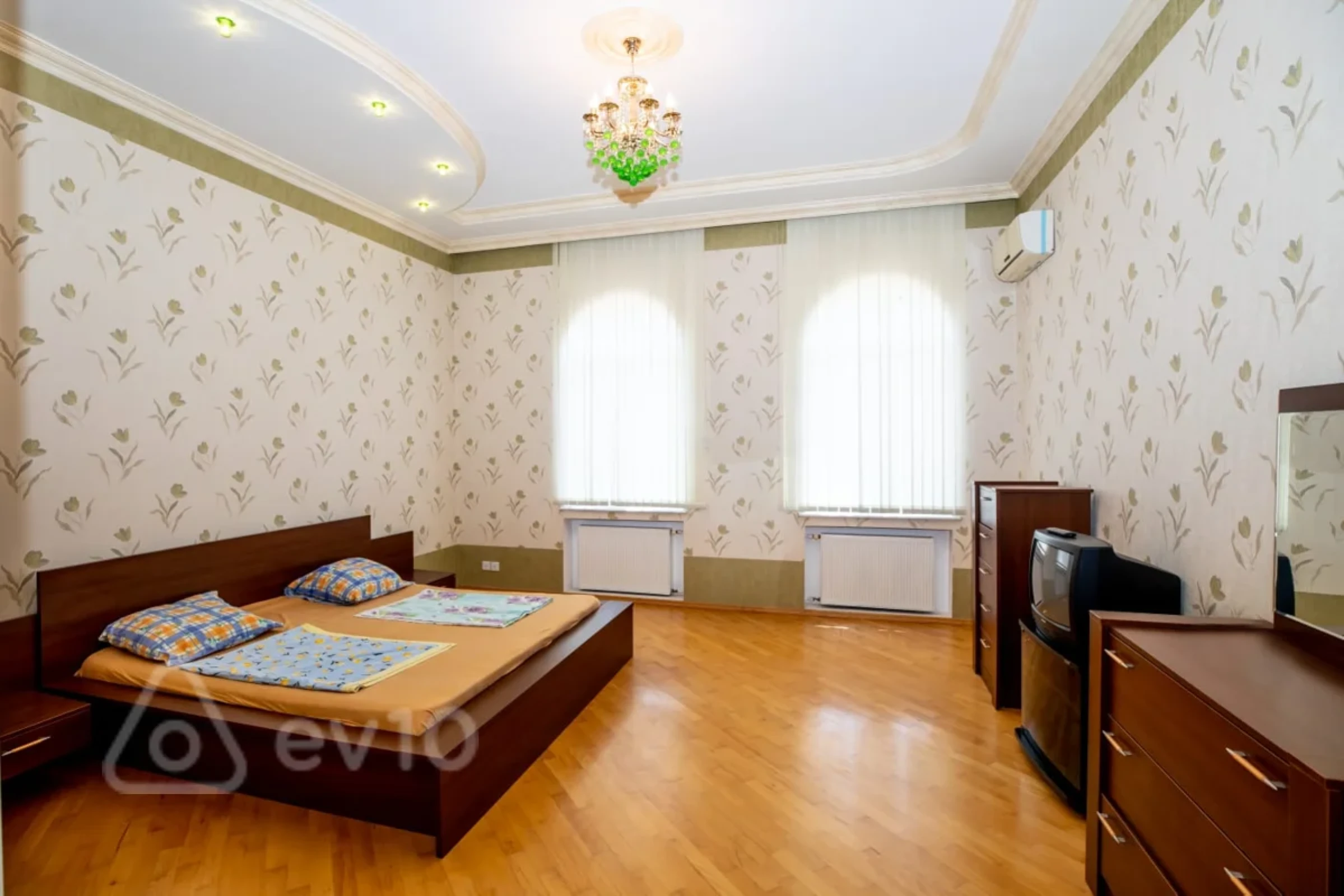 Satılır 7 otaqlı həyət evi 404 m²