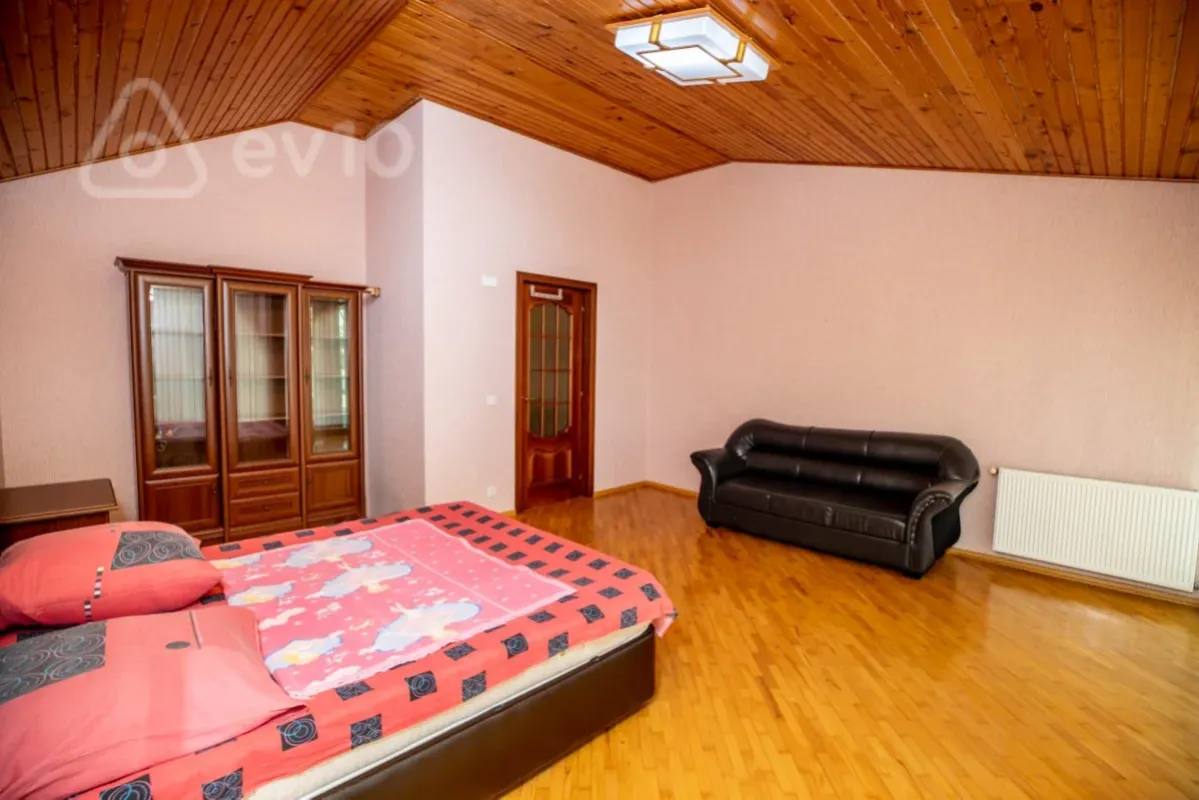 Satılır 7 otaqlı həyət evi 404 m²