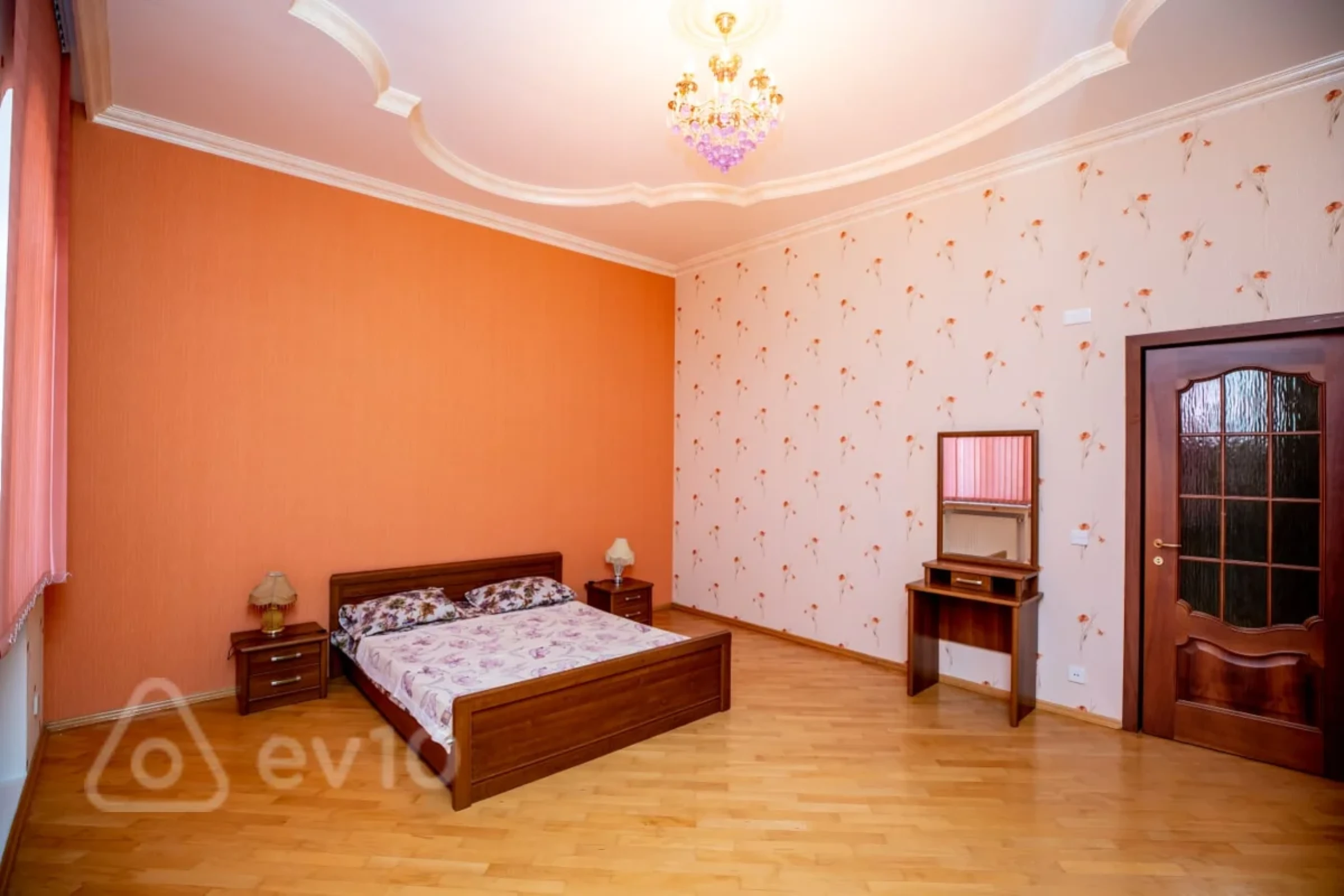 Satılır 7 otaqlı həyət evi 404 m²