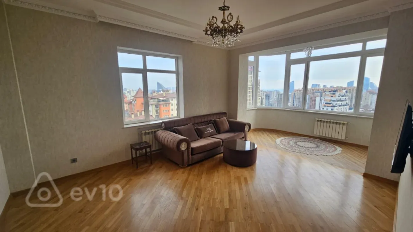 Kirayə verilir 3 otaqlı yeni tikili 128 m²