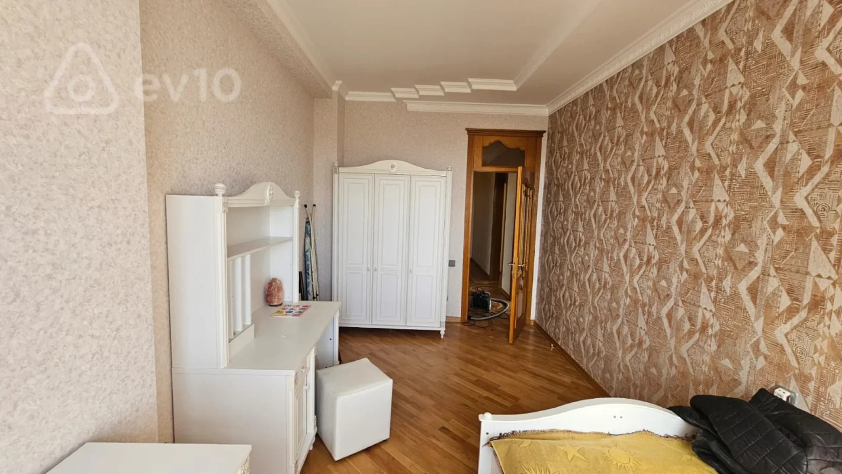 Kirayə verilir 3 otaqlı yeni tikili 128 m²