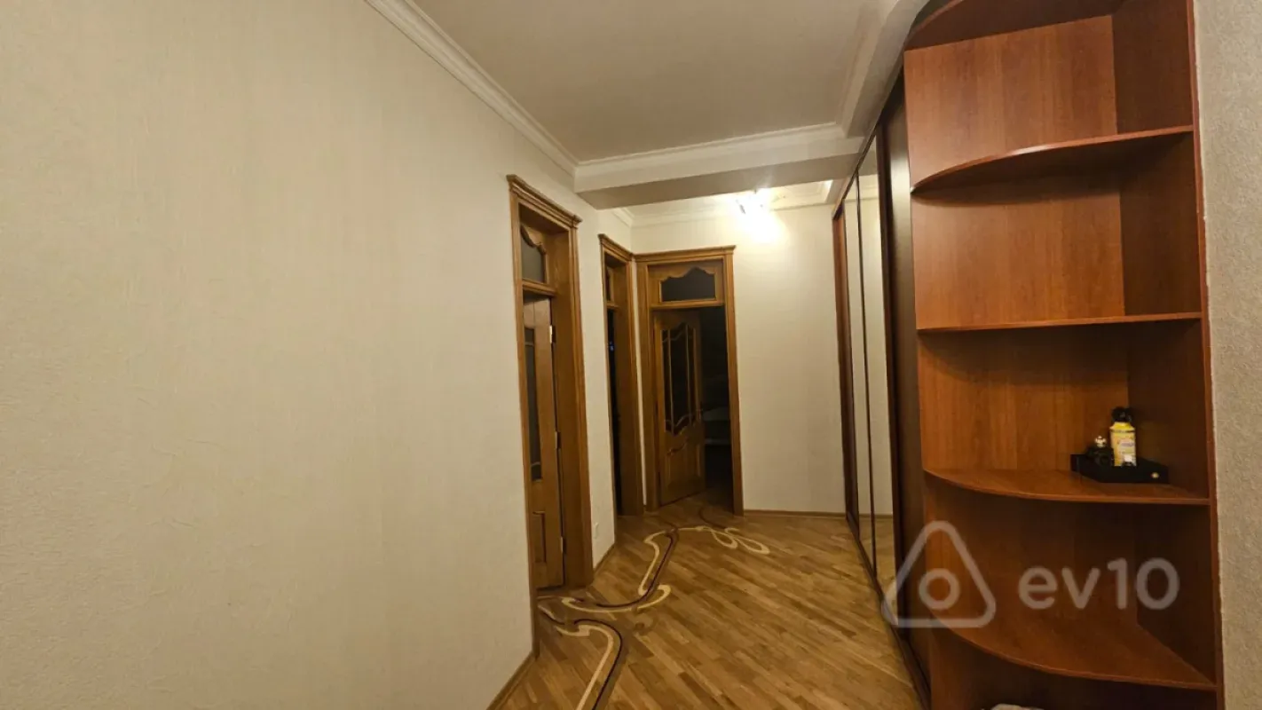 Kirayə verilir 3 otaqlı yeni tikili 128 m²