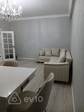 Kirayə verilir 3 otaqlı yeni tikili 140 m²