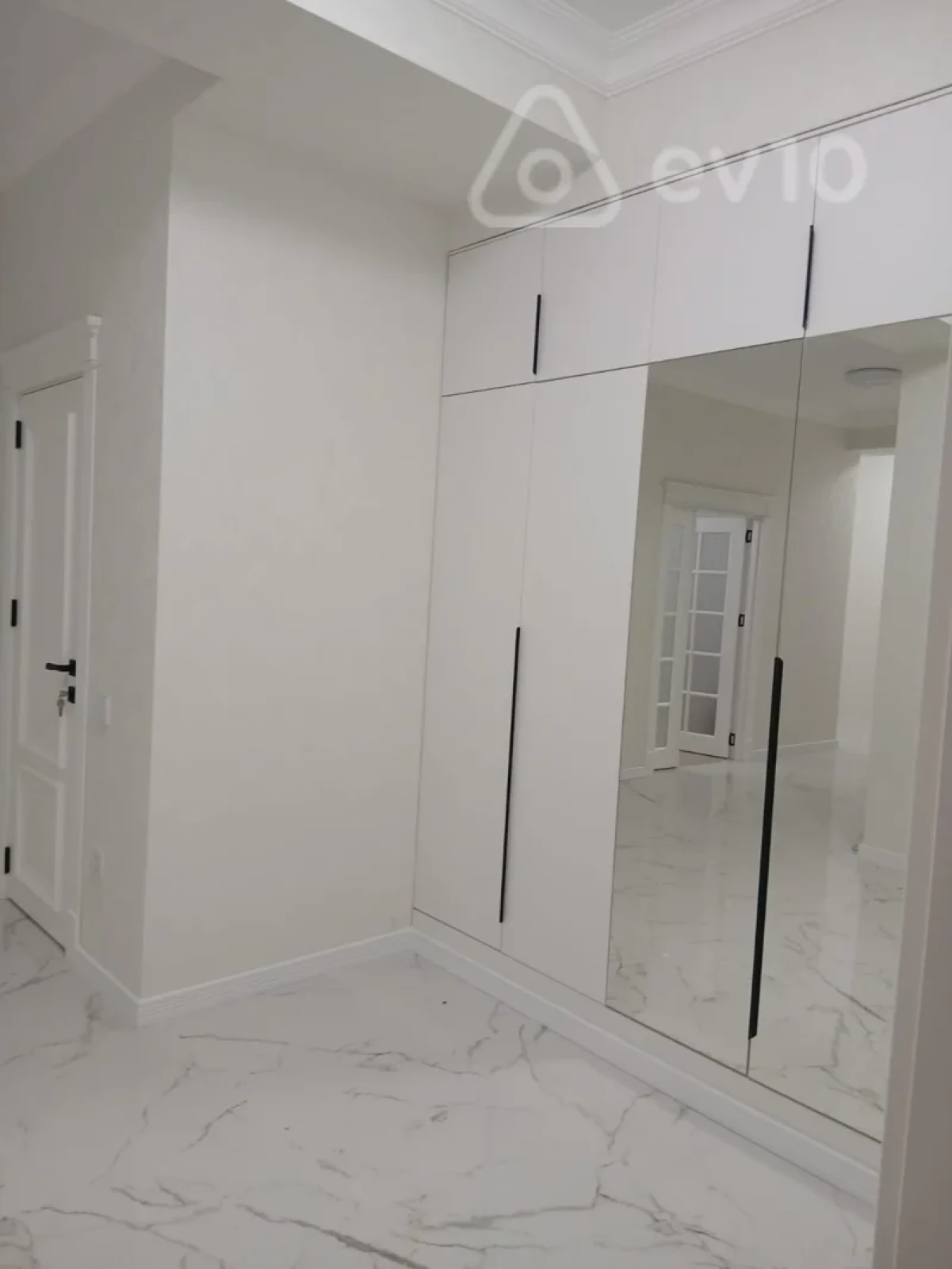 Kirayə verilir 3 otaqlı yeni tikili 140 m²