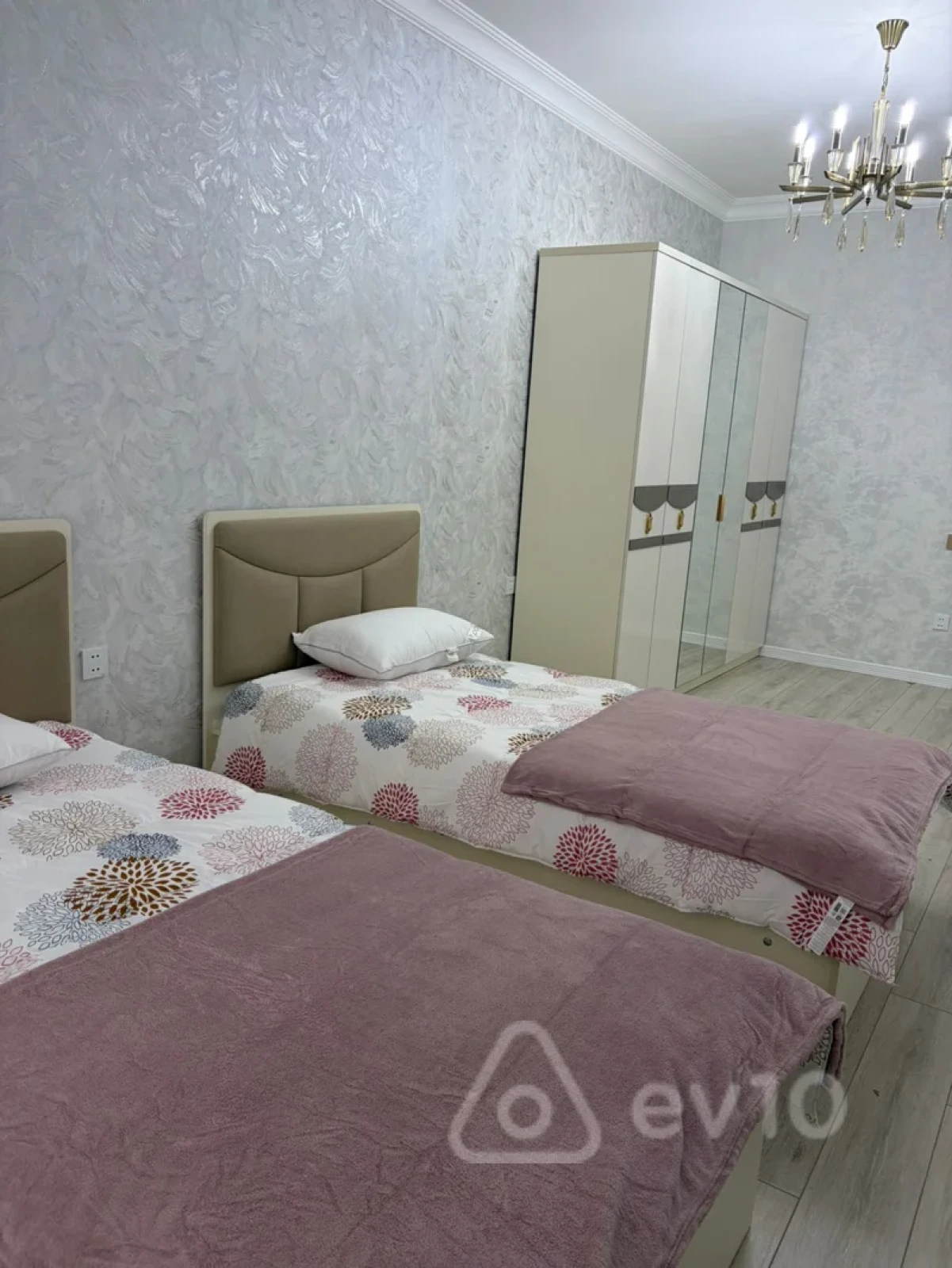 Kirayə verilir 3 otaqlı yeni tikili 140 m²