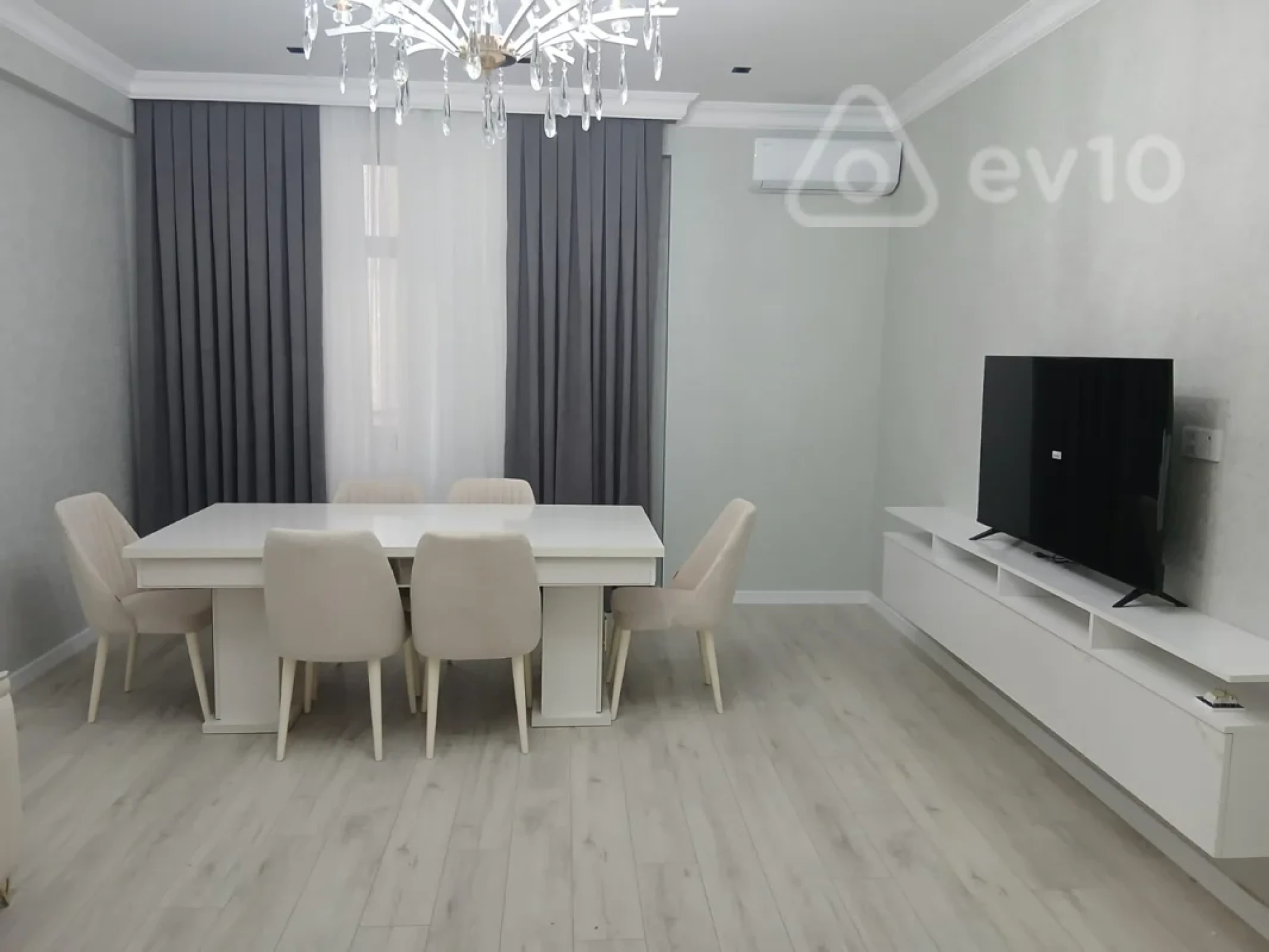 Kirayə verilir 3 otaqlı yeni tikili 140 m²
