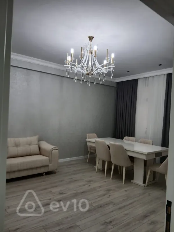 Kirayə verilir 3 otaqlı yeni tikili 140 m²