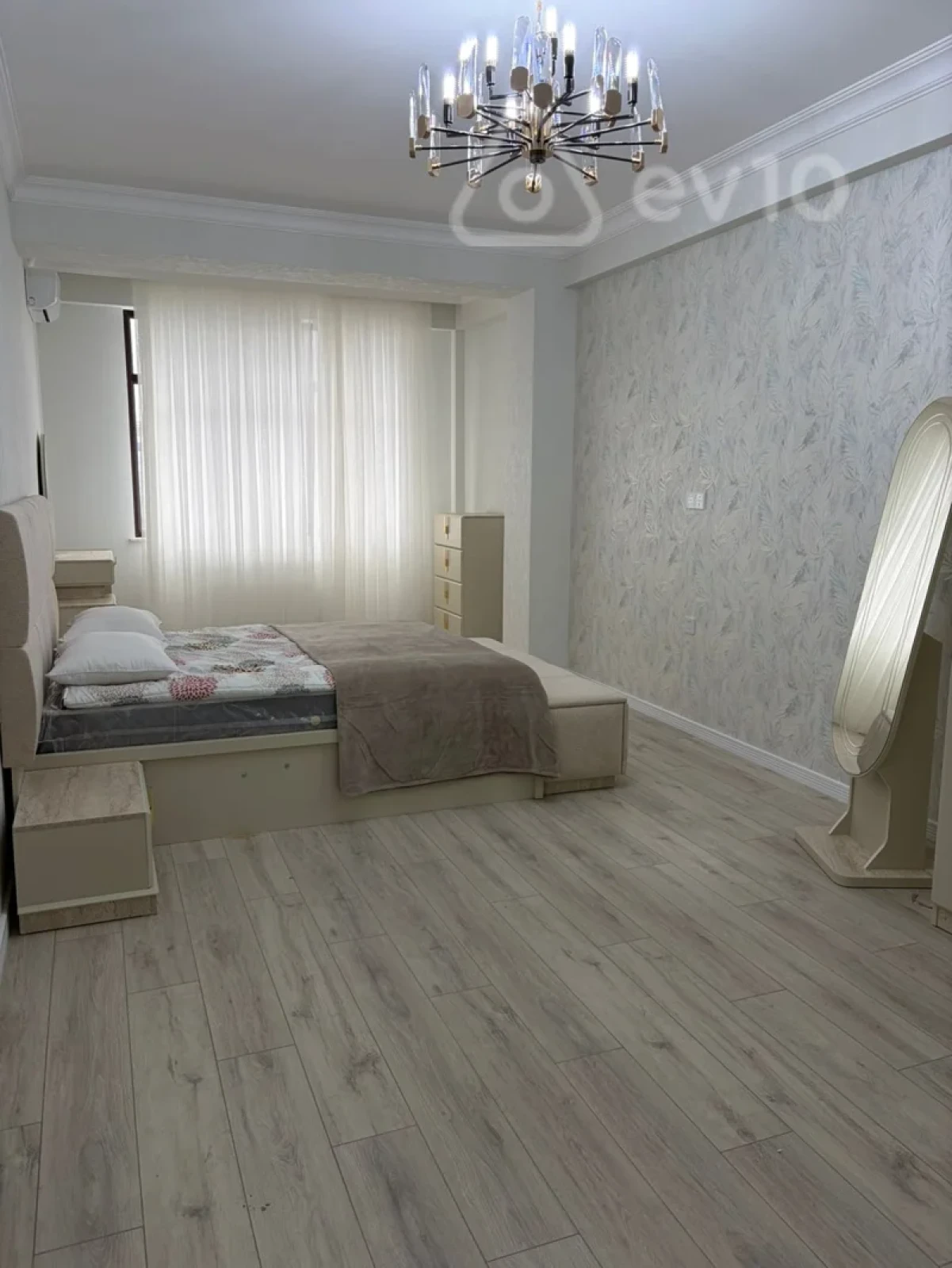 Kirayə verilir 3 otaqlı yeni tikili 140 m²