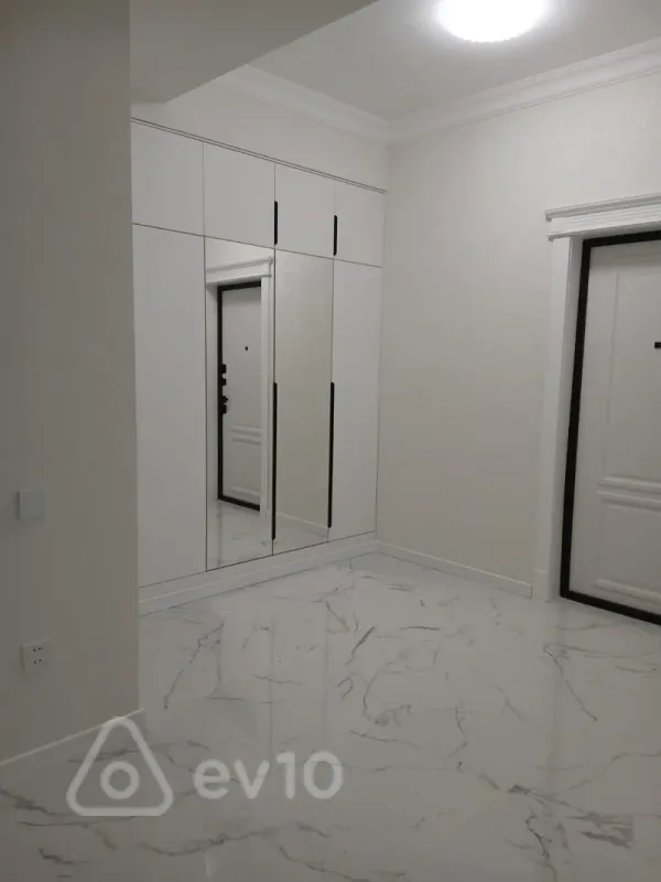Kirayə verilir 3 otaqlı yeni tikili 140 m²