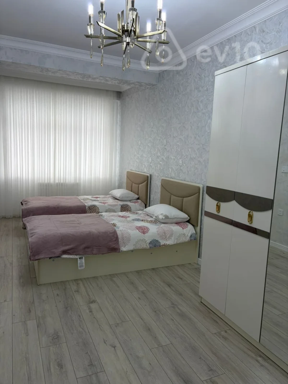 Kirayə verilir 3 otaqlı yeni tikili 140 m²