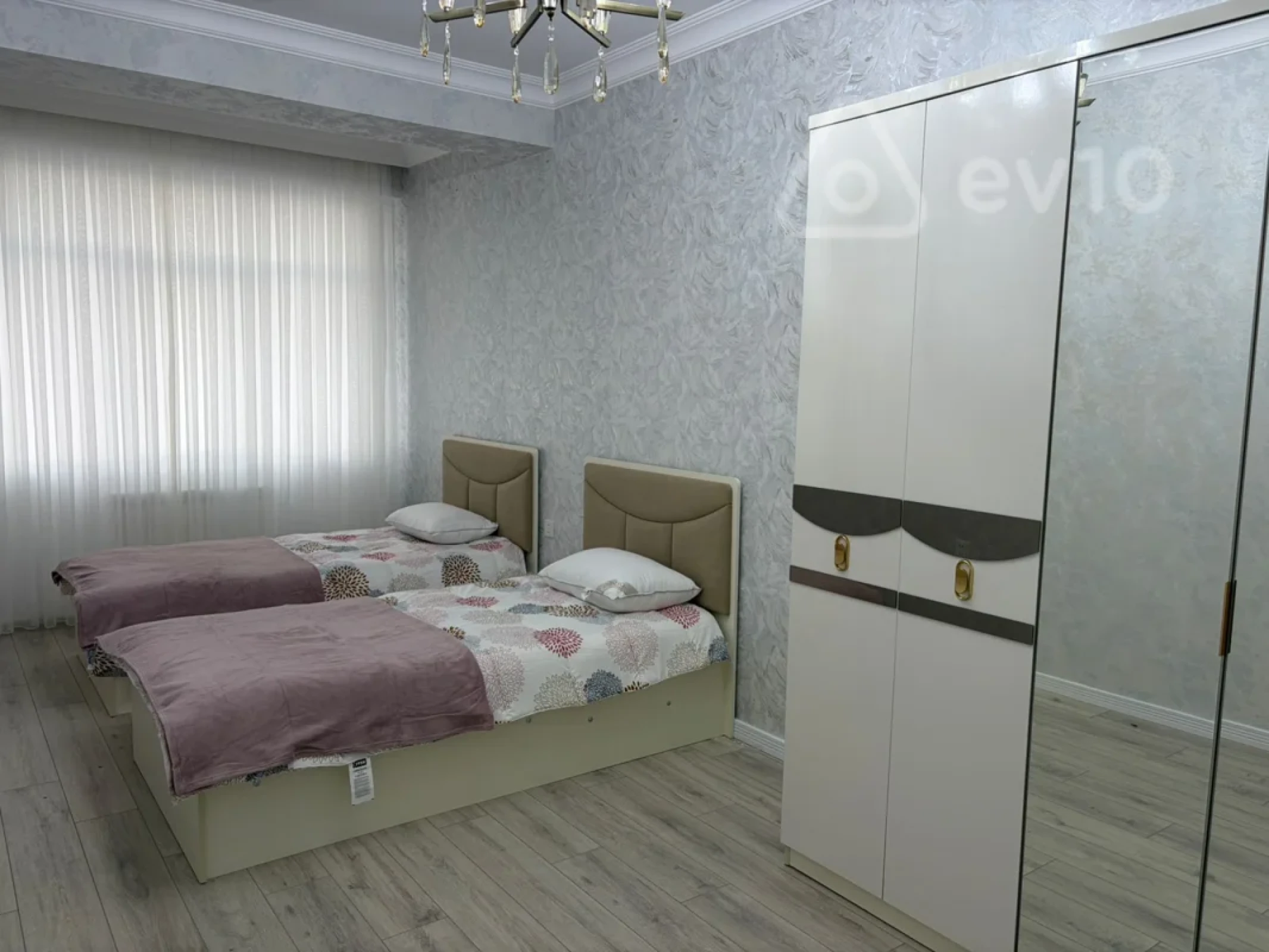 Kirayə verilir 3 otaqlı yeni tikili 140 m²