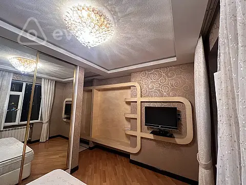 Kirayə verilir 2 otaqlı yeni tikili 90 m²