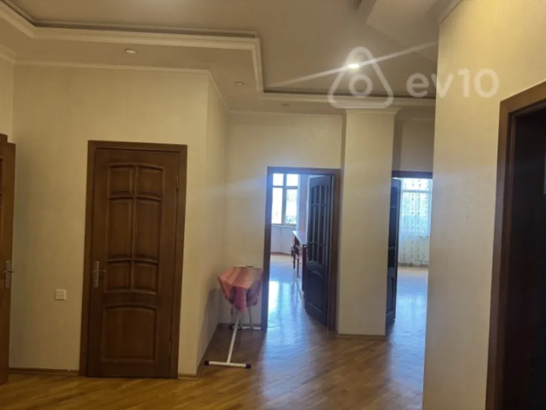 Kirayə verilir 3 otaqlı yeni tikili 120 m²