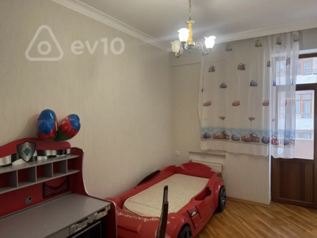 Kirayə verilir 3 otaqlı yeni tikili 120 m²