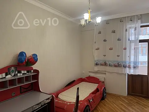 Kirayə verilir 3 otaqlı yeni tikili 120 m²
