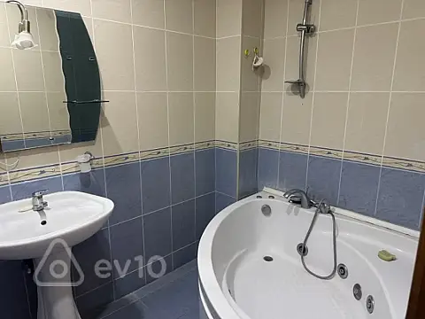 Kirayə verilir 3 otaqlı yeni tikili 120 m²