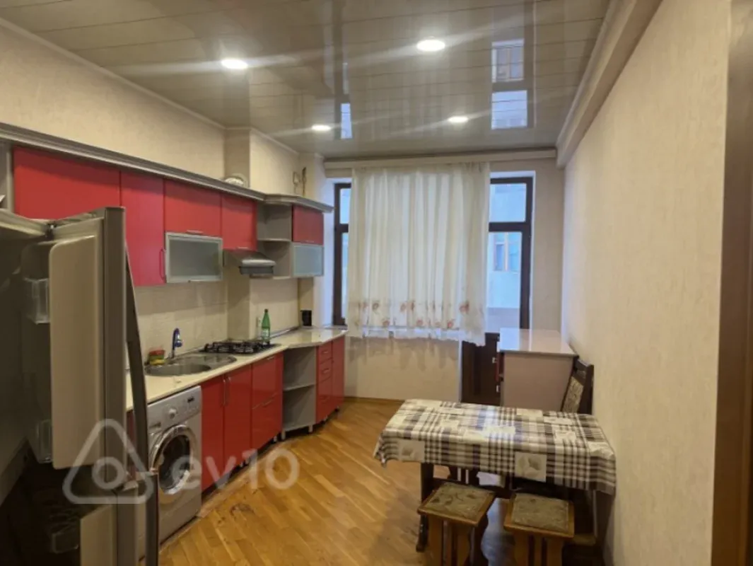 Kirayə verilir 3 otaqlı yeni tikili 120 m²