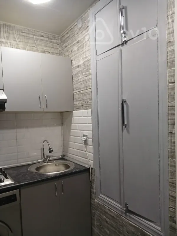 Kirayə verilir 2 otaqlı köhnə tikili 55 m²
