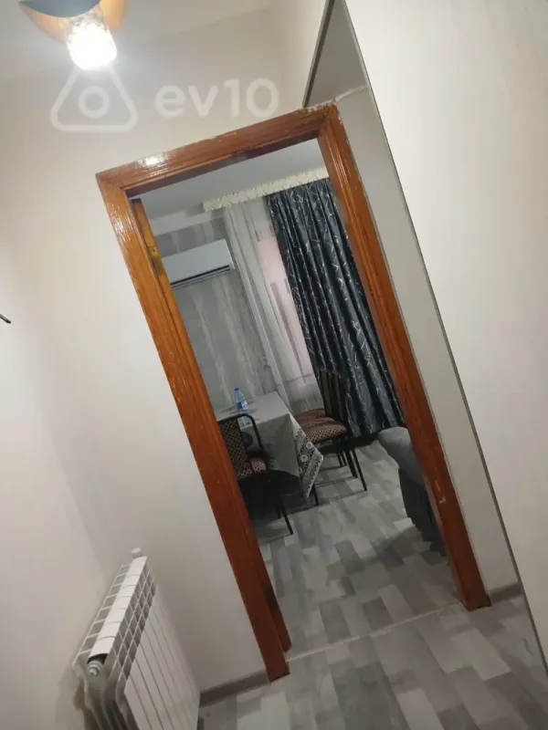 Kirayə verilir 2 otaqlı köhnə tikili 55 m²