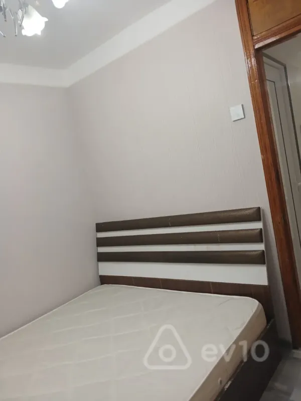 Kirayə verilir 2 otaqlı köhnə tikili 55 m²