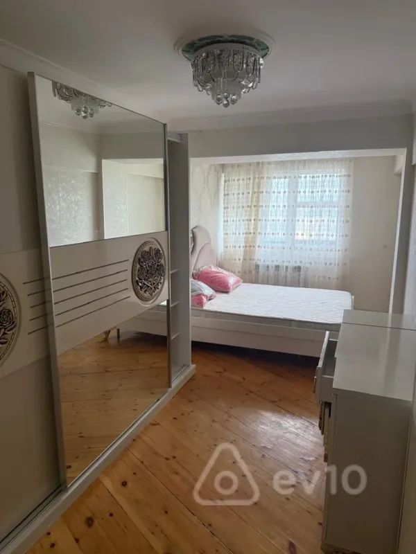 Kirayə verilir 3 otaqlı yeni tikili 100 m²