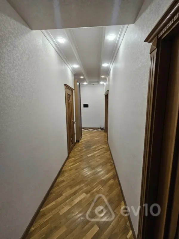 Kirayə verilir 2 otaqlı yeni tikili 80 m²