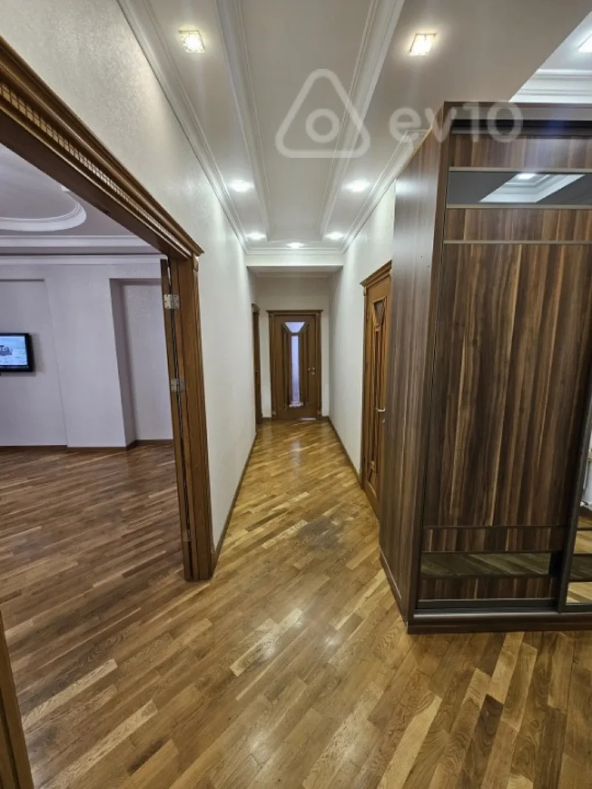 Kirayə verilir 2 otaqlı yeni tikili 80 m²