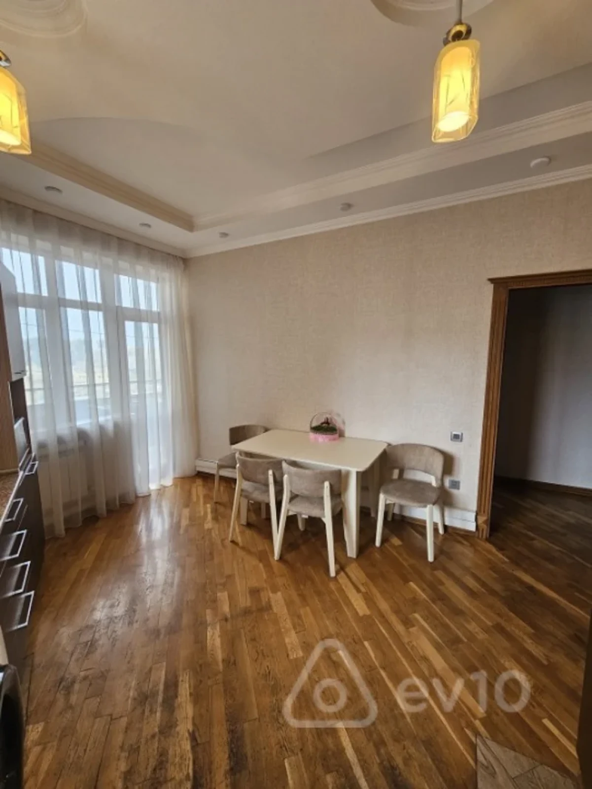 Kirayə verilir 2 otaqlı yeni tikili 80 m²