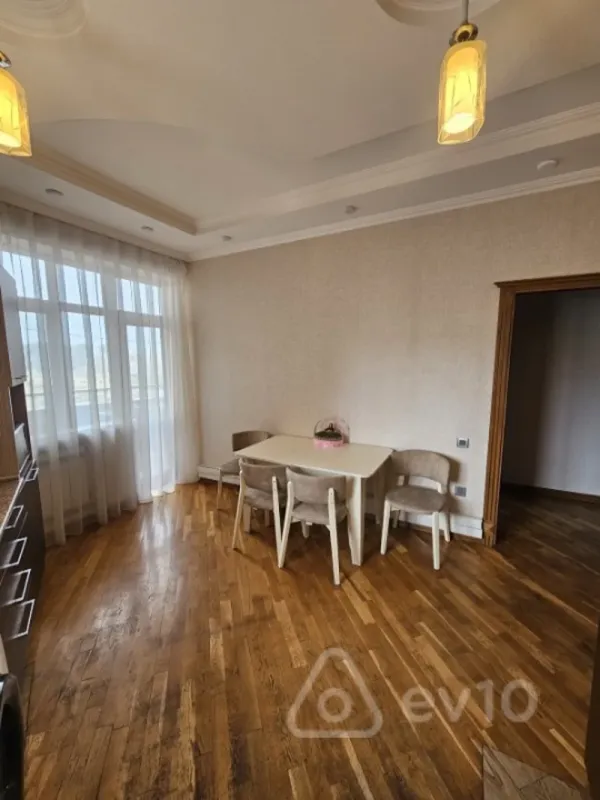 Kirayə verilir 2 otaqlı yeni tikili 80 m²