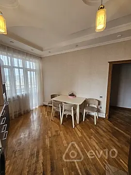 Kirayə verilir 2 otaqlı yeni tikili 80 m²