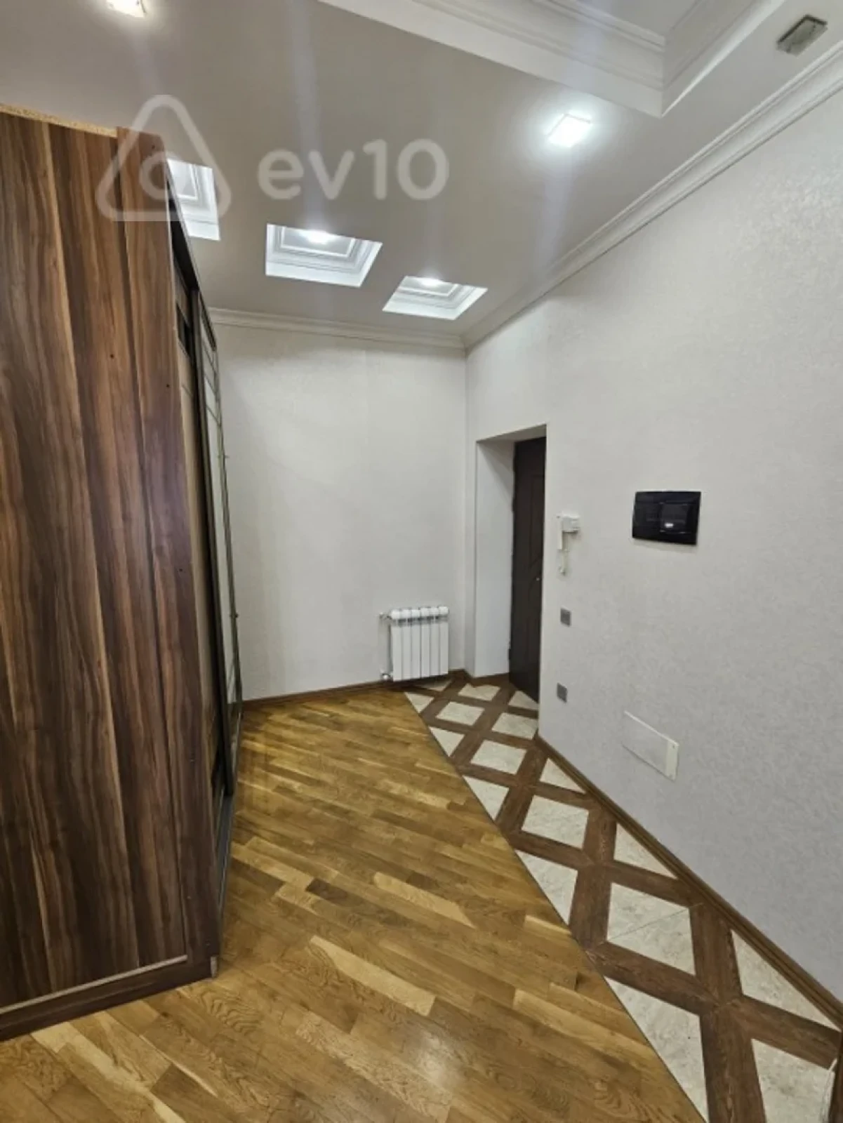 Kirayə verilir 2 otaqlı yeni tikili 80 m²