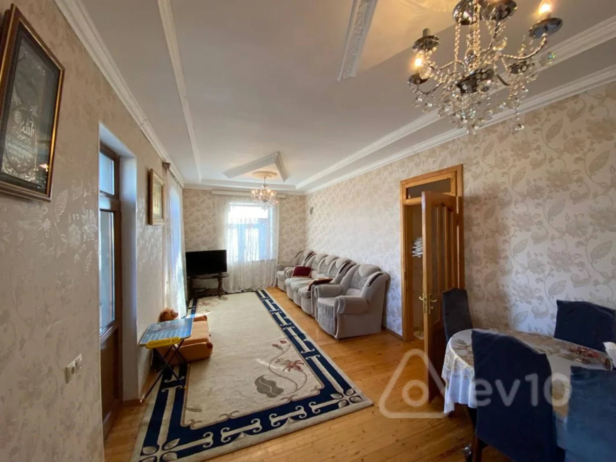 Satılır 8 otaqlı həyət evi 150 m²